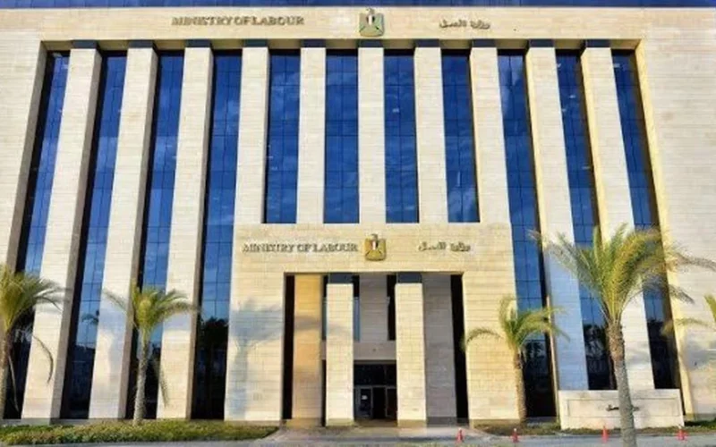 تحذير لعمال لبنان.. وزارة العمل تحدد موعداً نهائياً لتسوية الأوضاع قبل 31 مارس